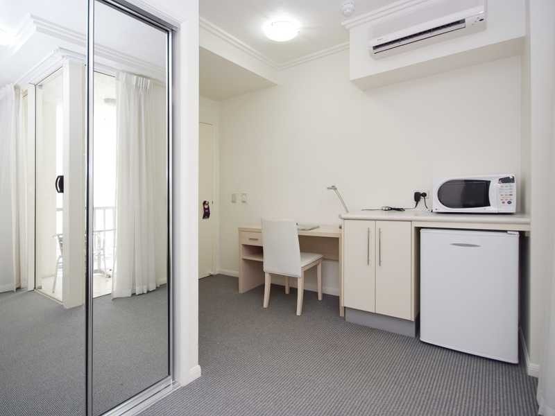 204/6 Lake Street, Cairns QLD 4870