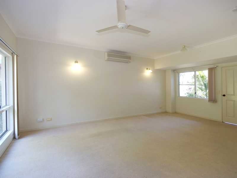 67/1 Mcgregor Street, Mooroobool QLD 4870