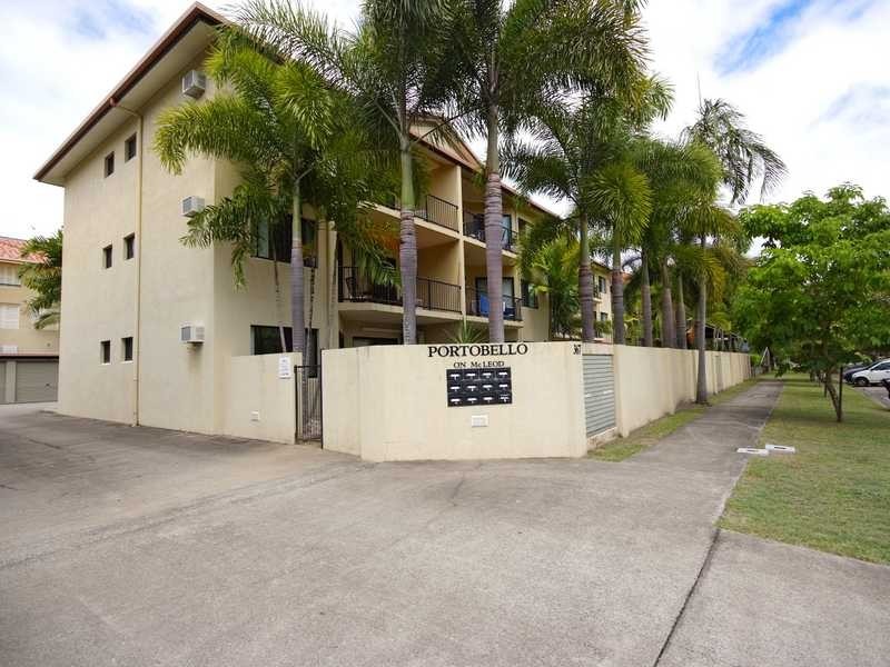 4/367 Mcleod Street, Cairns North QLD 4870