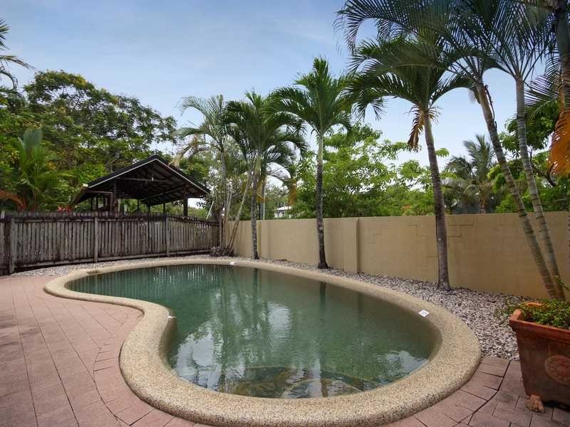 4/367 Mcleod Street, Cairns North QLD 4870