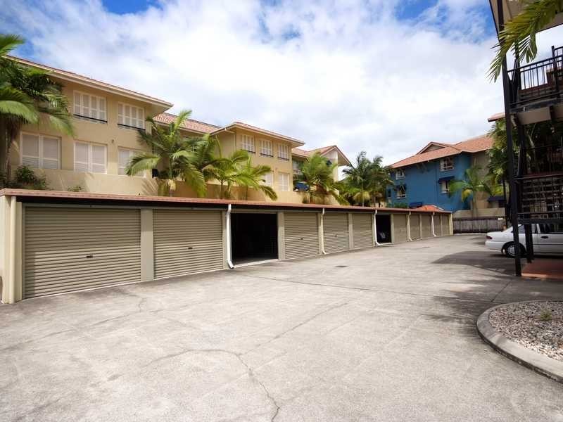 4/367 Mcleod Street, Cairns North QLD 4870