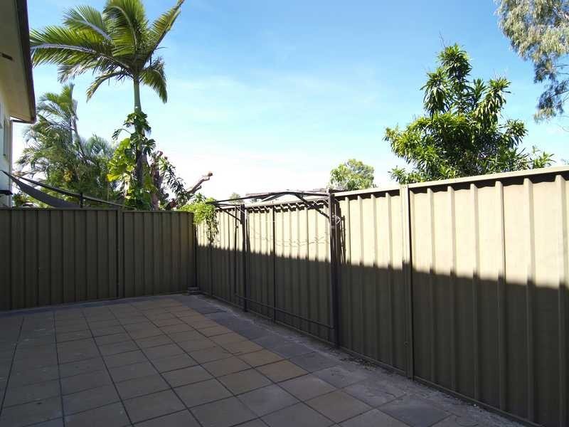 2/21 Creedy Street, Westcourt QLD 4870