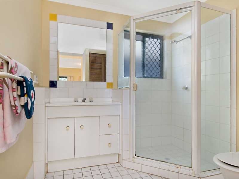 2/163 Buchan Street, Bungalow QLD 4870