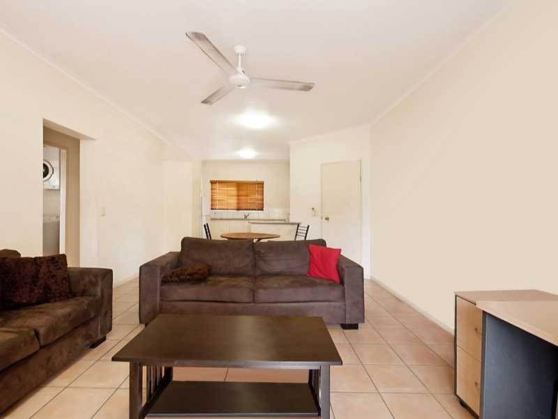 1/367-371 McLeod Street, Cairns North QLD 4870
