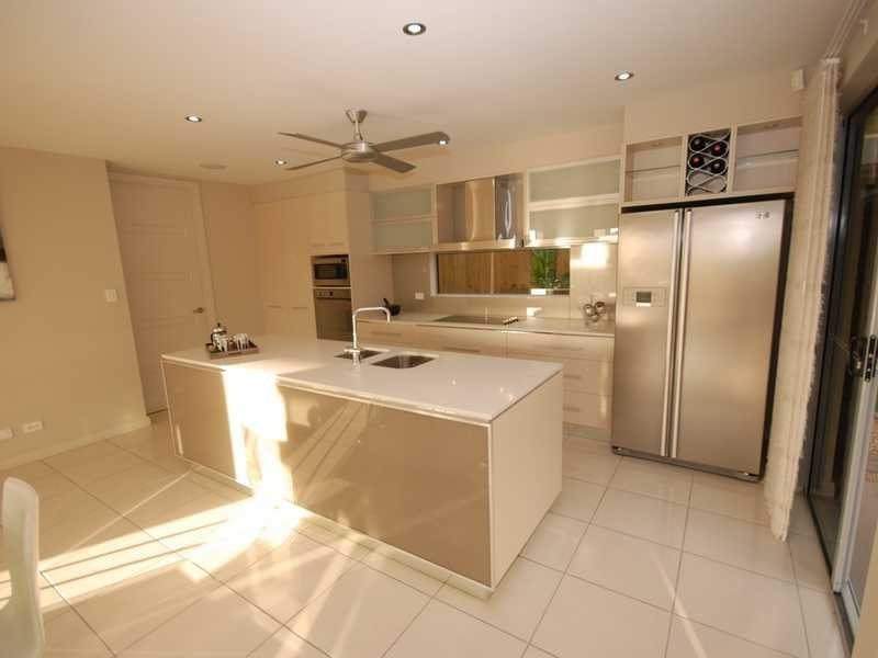 2 Rossmann Road, Smithfield QLD 4878