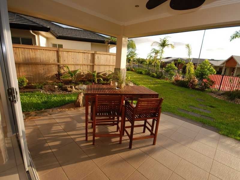 2 Rossmann Road, Smithfield QLD 4878