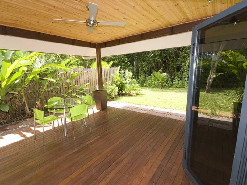 3 Muller Street, Palm Cove QLD 4879