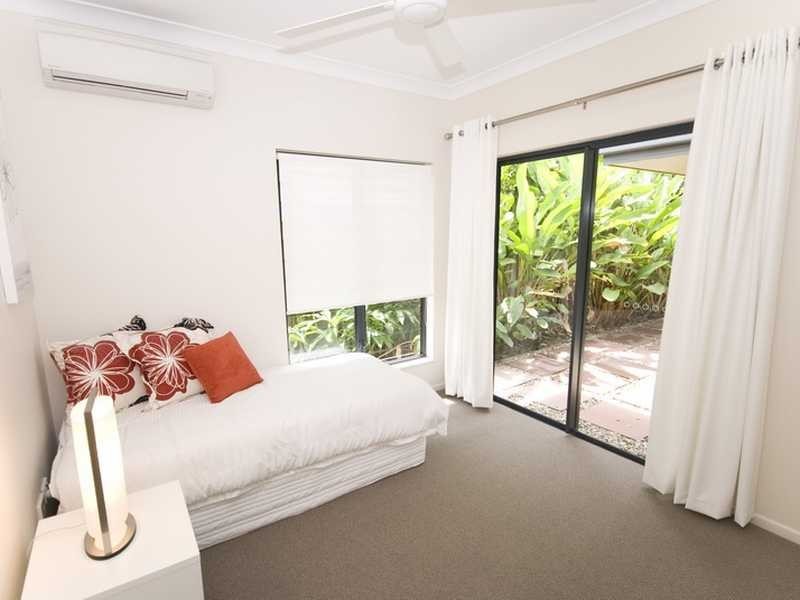3 Muller Street, Palm Cove QLD 4879