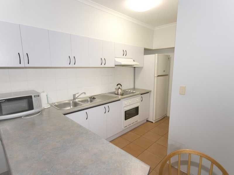 8/5 James Street, Cairns North QLD 4870