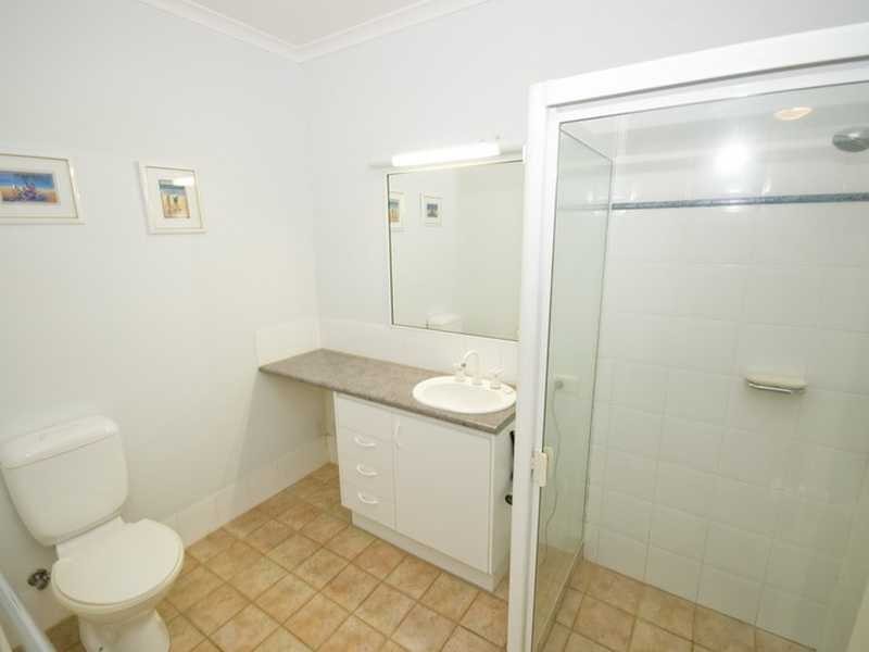 8/5 James Street, Cairns North QLD 4870