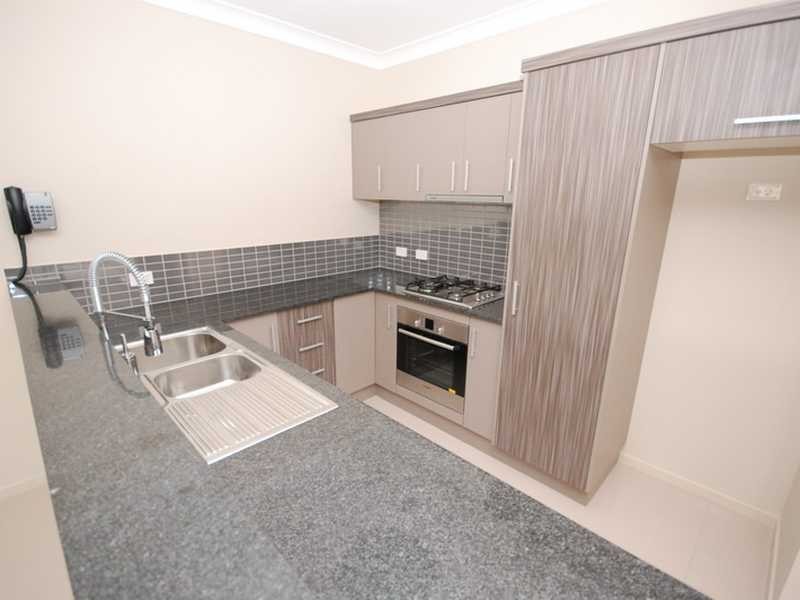 744/12 Gregory Street, Cairns QLD 4870