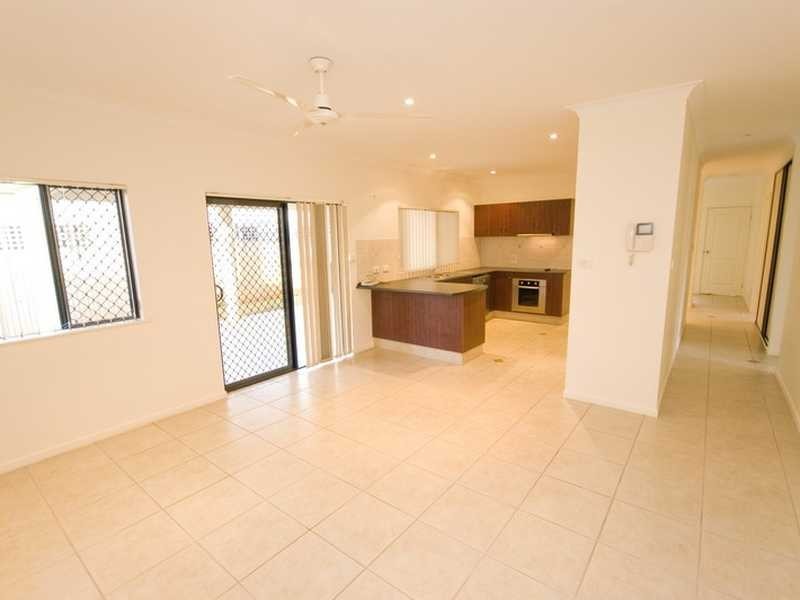 16 Derrick Street, Redlynch QLD 4870