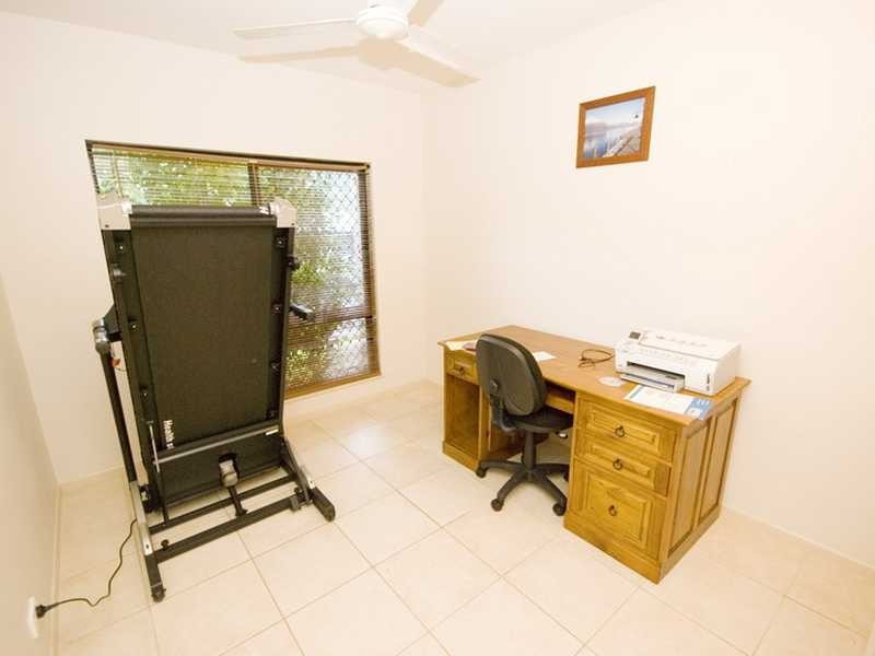 25 William Hickey Street, Redlynch QLD 4870