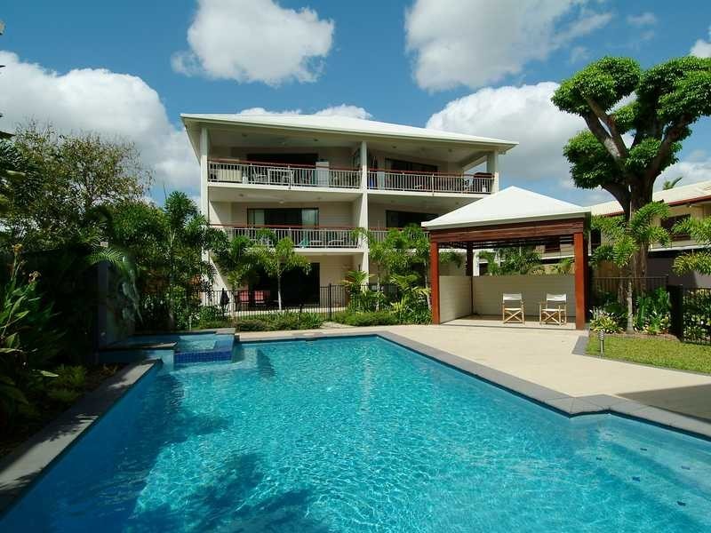 19/351 Lake Street, Cairns North QLD 4870