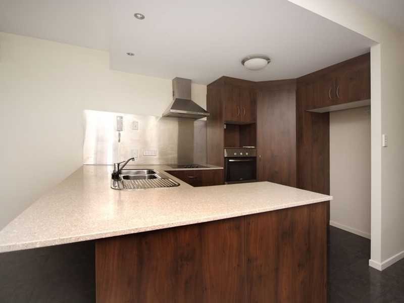 19/351 Lake Street, Cairns North QLD 4870