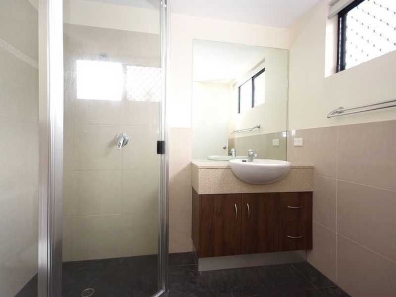 19/351 Lake Street, Cairns North QLD 4870