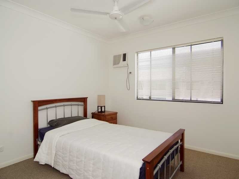 9/44 Pease Street, Cairns QLD 4870