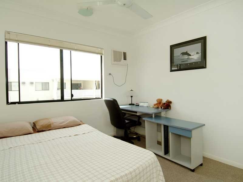 9/44 Pease Street, Cairns QLD 4870