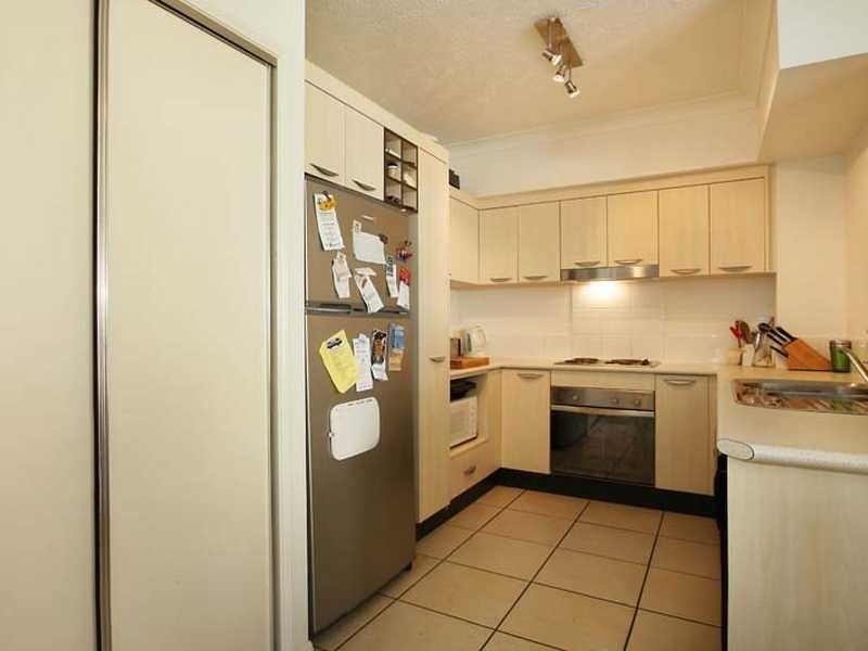 27/44 Pease Street, Cairns QLD 4870