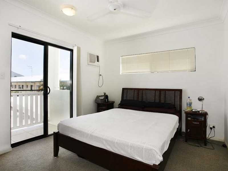 27/44 Pease Street, Cairns QLD 4870