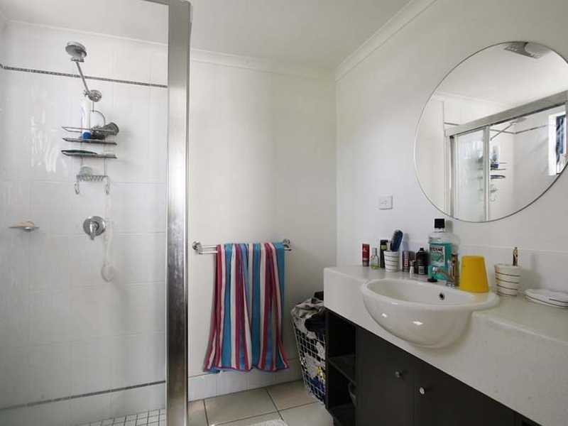 27/44 Pease Street, Cairns QLD 4870