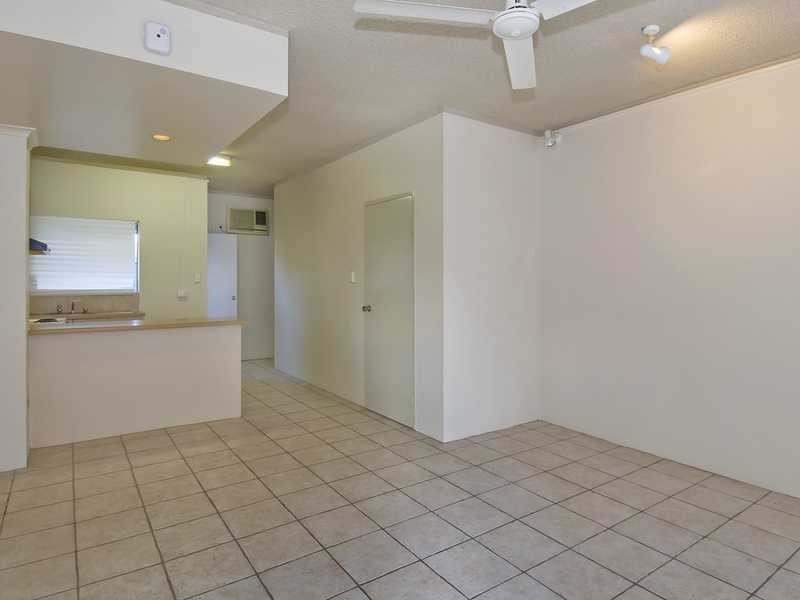 10/11 Brown Street, Woree QLD 4868