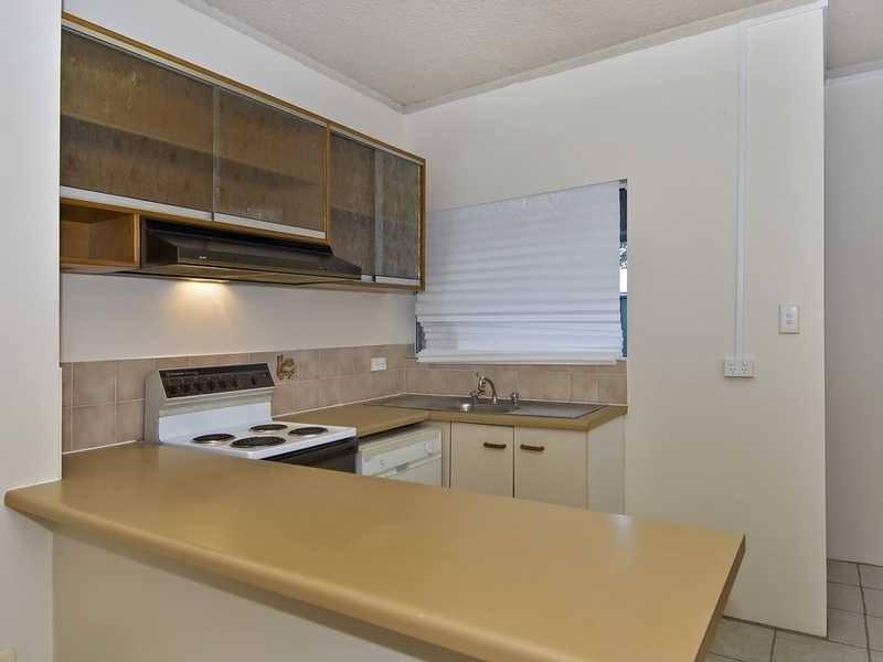 10/11 Brown Street, Woree QLD 4868