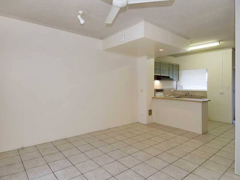 10/11 Brown Street, Woree QLD 4868