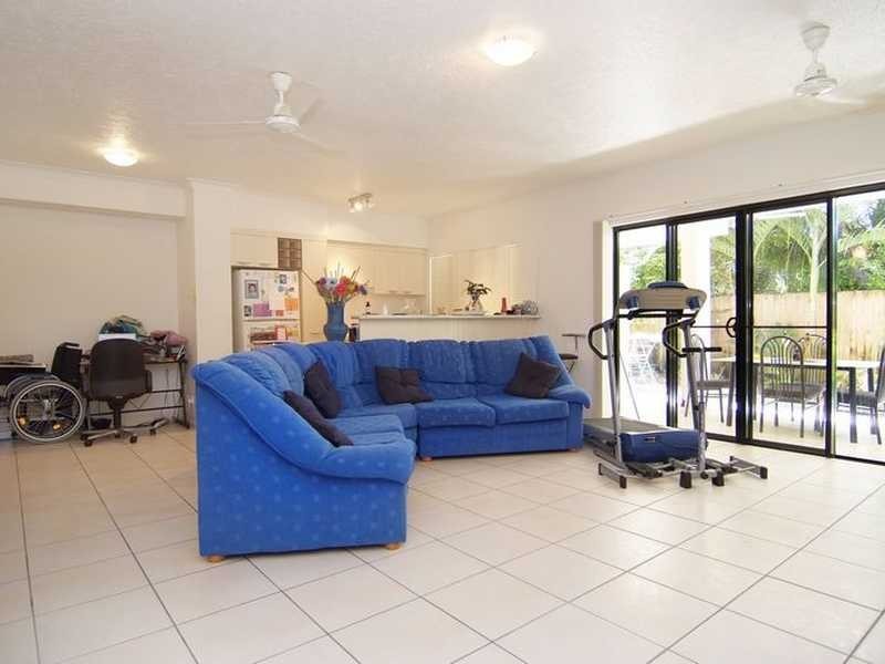 26/44 Pease Street, Cairns QLD 4870