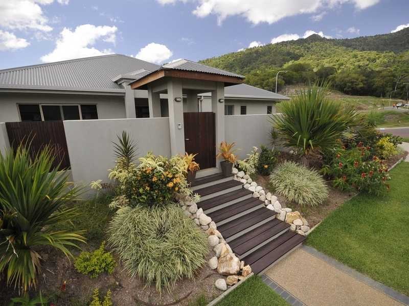17 Greenvale Close, Smithfield QLD 4878