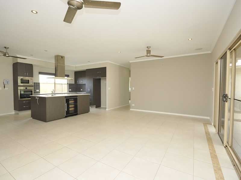 17 Greenvale Close, Smithfield QLD 4878