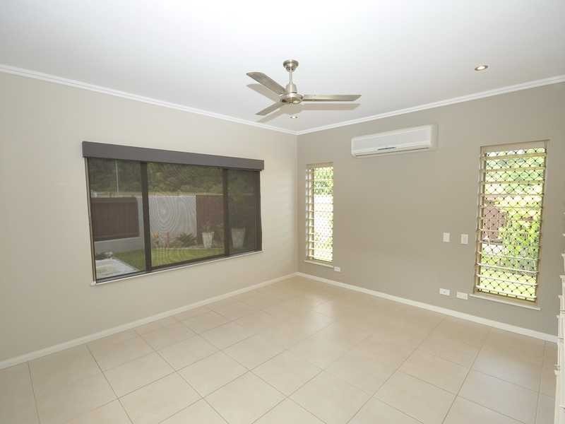 17 Greenvale Close, Smithfield QLD 4878