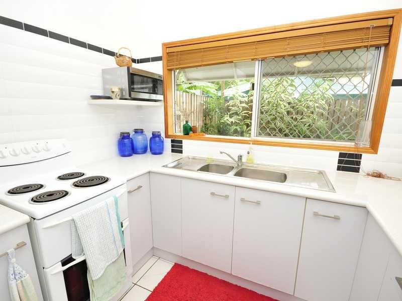 3/8 Ascot Avenue, Westcourt QLD 4870