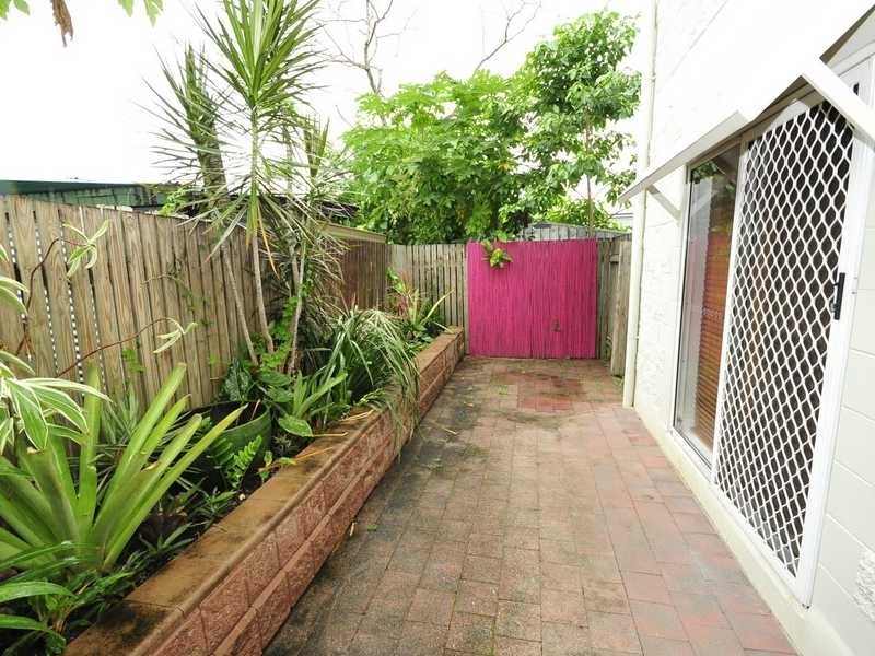 3/8 Ascot Avenue, Westcourt QLD 4870