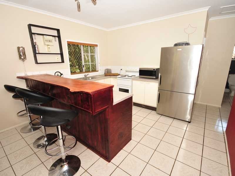 1/354 Mccoombe Street, Mooroobool QLD 4870