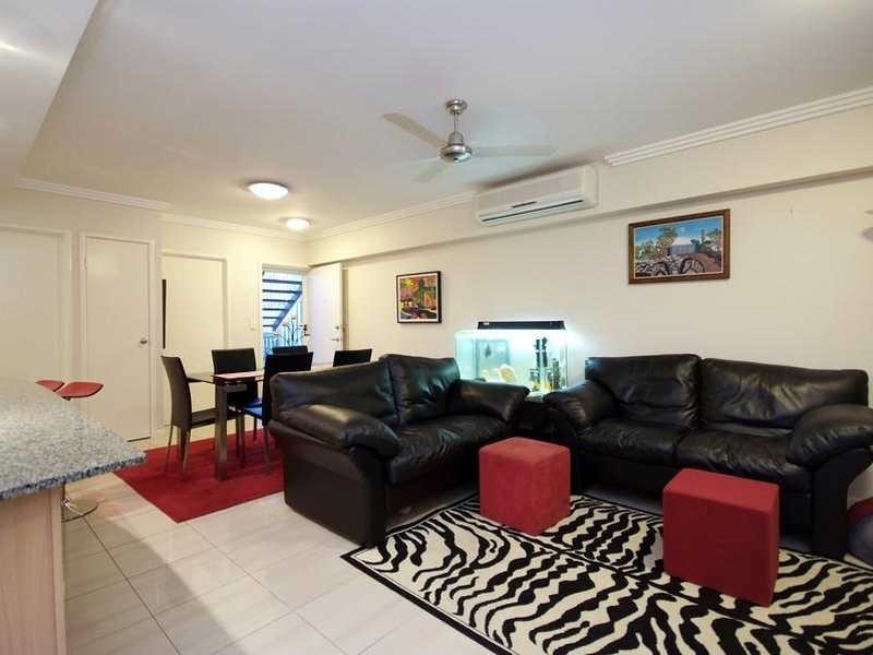 2/242 Grafton Street, Cairns North QLD 4870