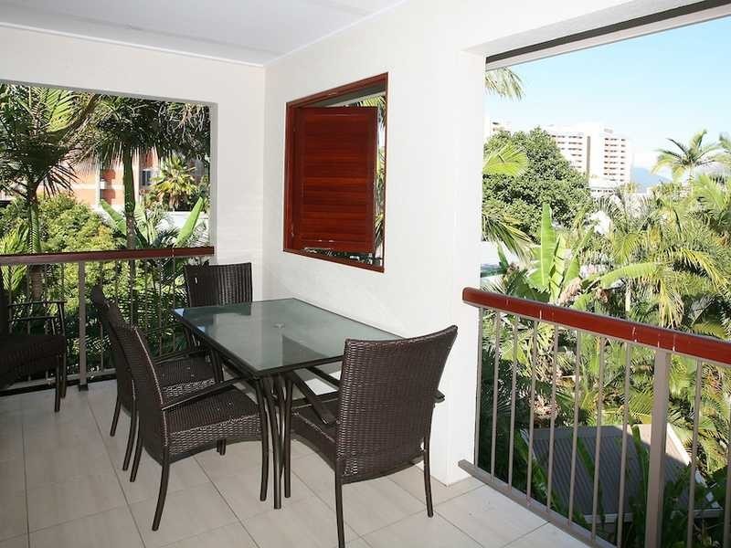 28/242 Grafton Street, Cairns North QLD 4870