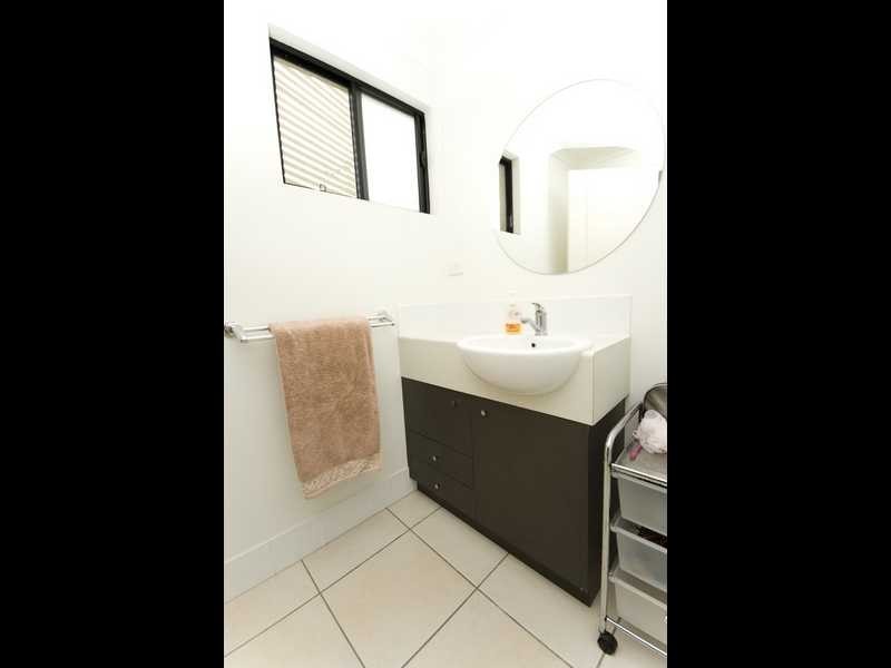 15/44 Pease Street, Cairns QLD 4870