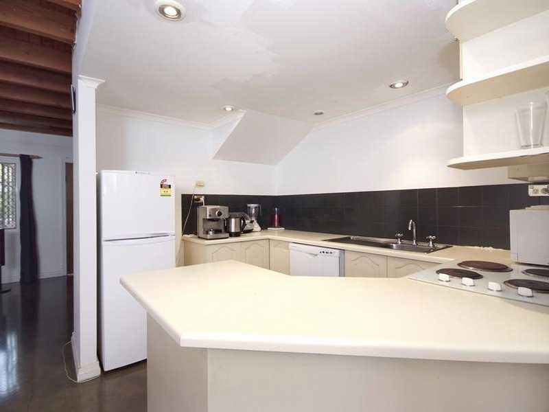 25/404 McCoombe Street, Mooroobool QLD 4870