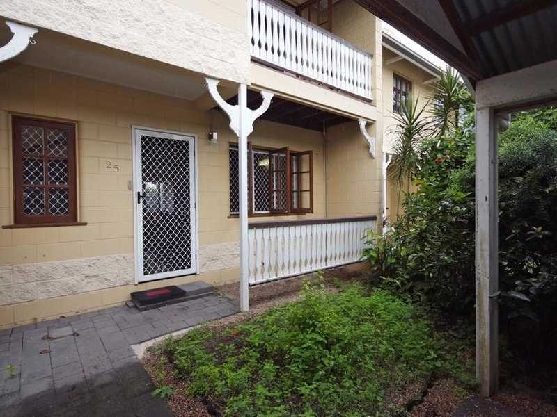 25/404 McCoombe Street, Mooroobool QLD 4870