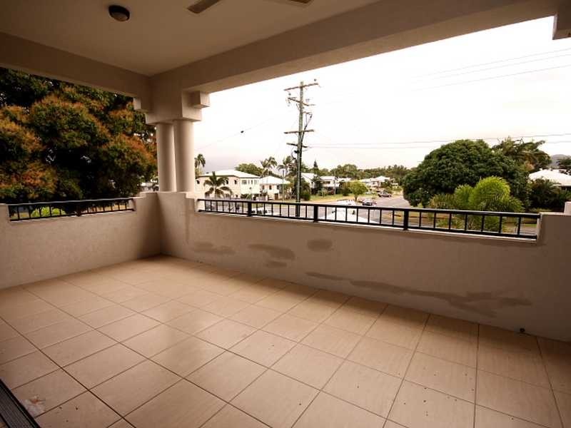 10/15 Clare Street, Parramatta Park QLD 4870