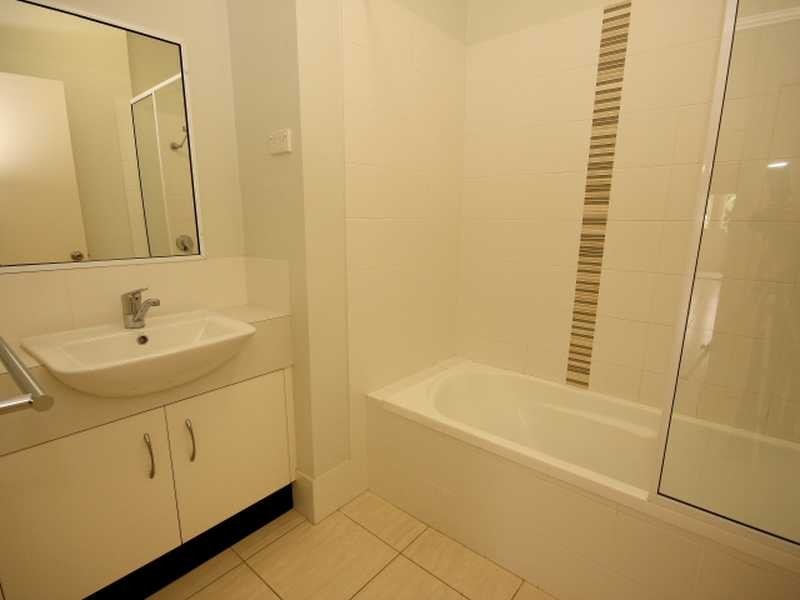 10/15 Clare Street, Parramatta Park QLD 4870