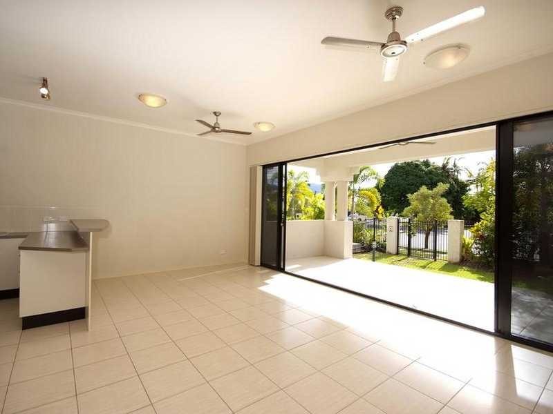 2/15 Clare Street, Cairns QLD 4870
