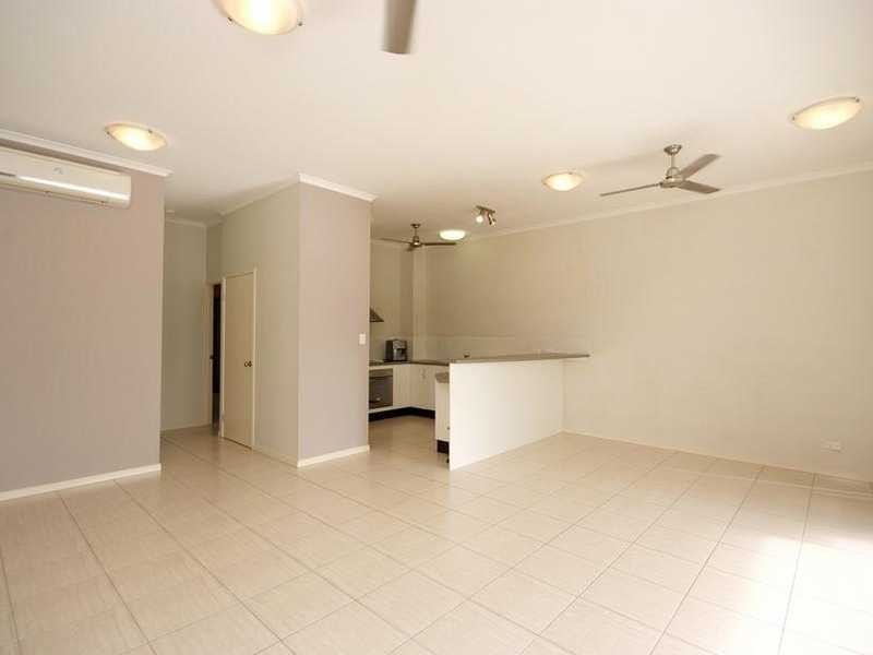 2/15 Clare Street, Cairns QLD 4870