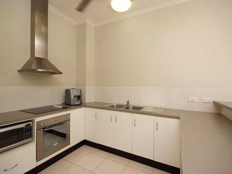 2/15 Clare Street, Cairns QLD 4870