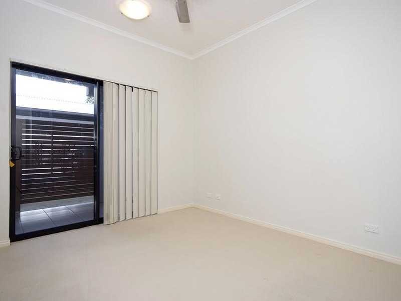 2/15 Clare Street, Cairns QLD 4870