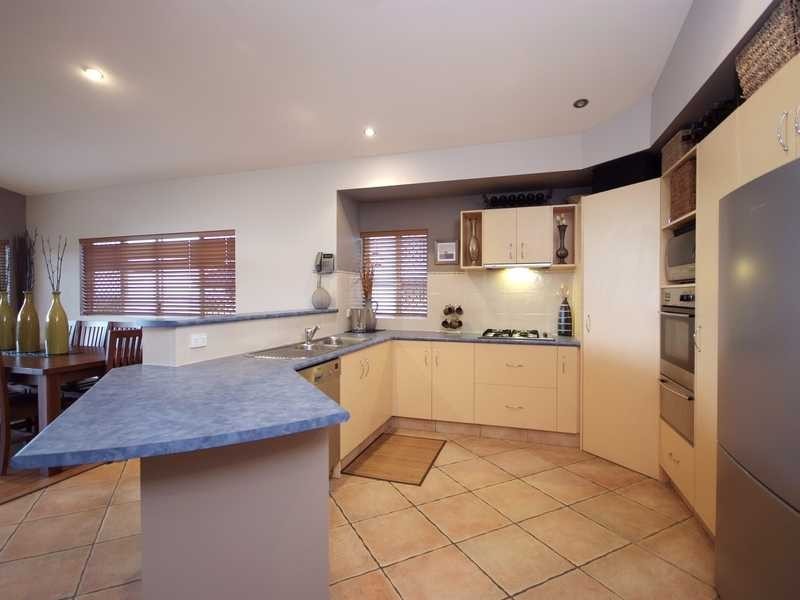 16 Yellowfin Close, Kanimbla QLD 4870