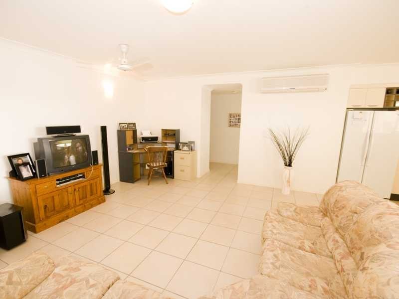 Unit 10/44 Pease Street, Cairns QLD 4870