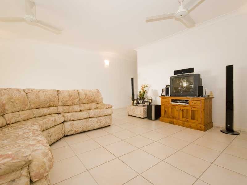 Unit 10/44 Pease Street, Cairns QLD 4870