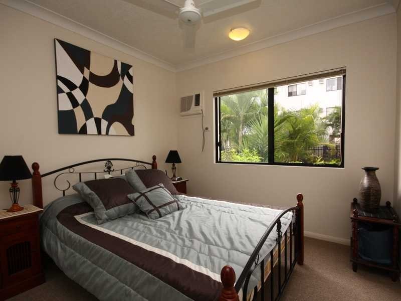 13/44 Pease Street, Cairns QLD 4870